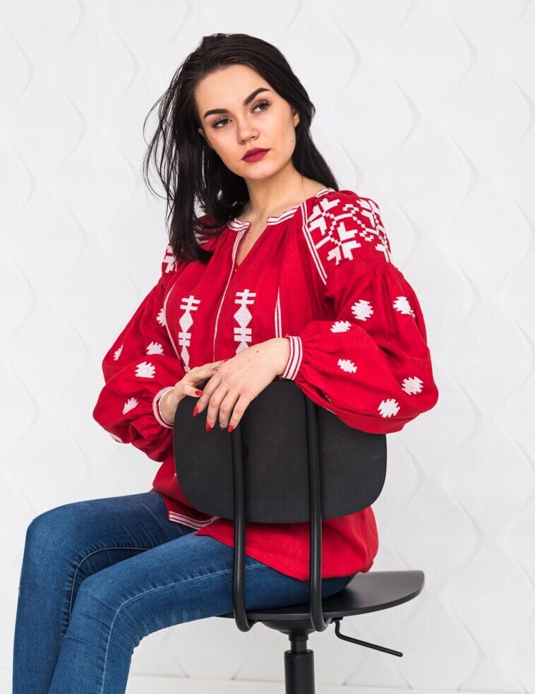 Size 8US//40EU! Red Linen Embroidered Blouse Vyshyvanka – Boho Chic Mexican Folk Top, Ethnic Bohemian Fashion