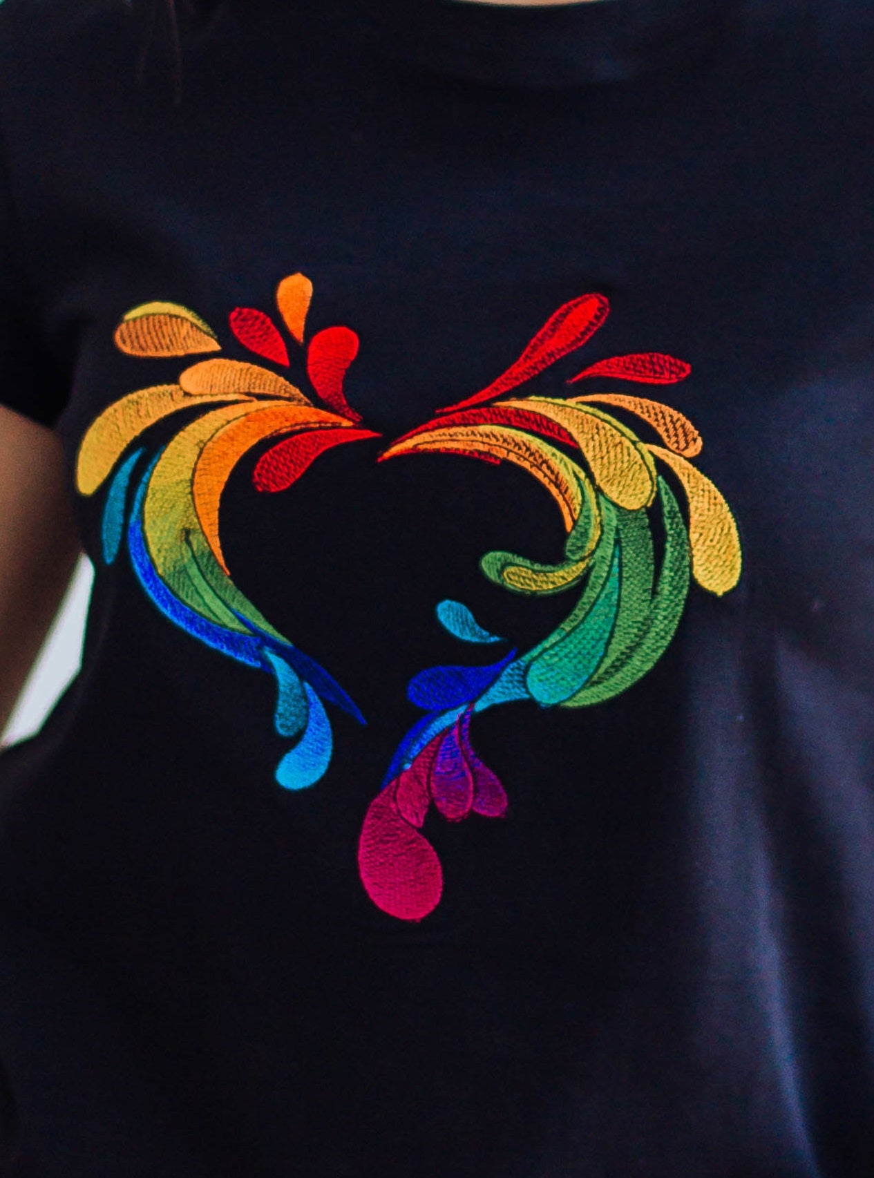 Size XXL. Rainbow Heart Embroidered Black T-Shirt – Chic Boho Women's Top