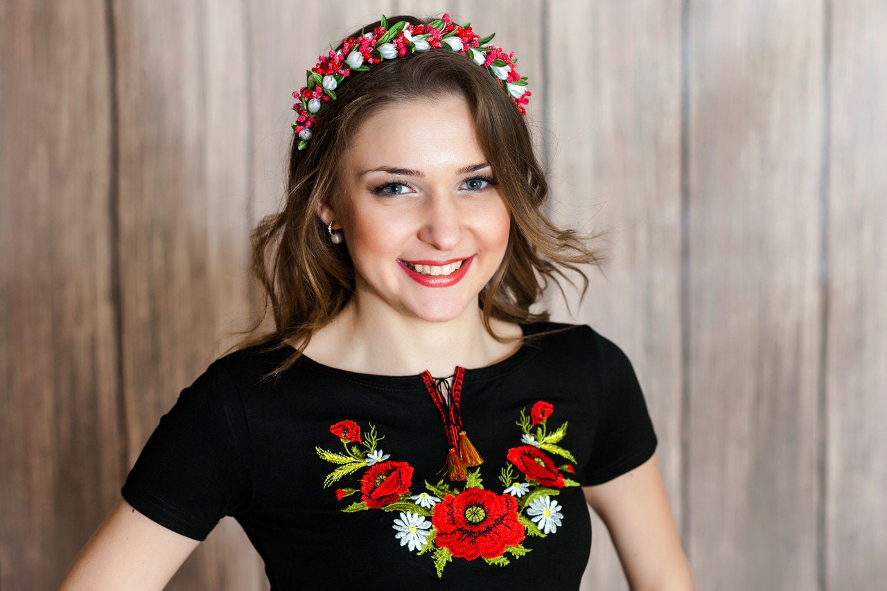 Sizes S,M,L. Black Embroidered Floral Folk T-Shirt – Handmade Ukrainian Boho Top with Red Poppies and Botanical Stitchwork for Women