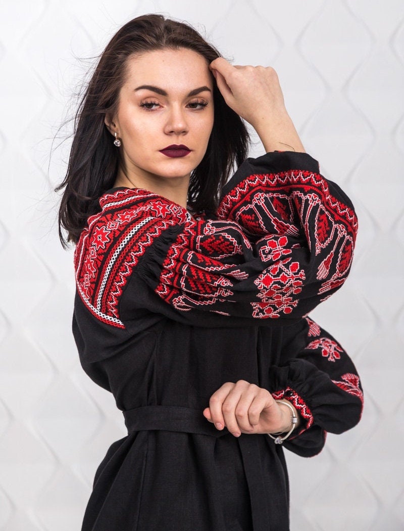 Size S! Black Linen Embroidered Ttunic Dress with Red Ukrainian Folk Floral Motifs – Boho Chic Ethnic Blouse with Belt – Stylish Women’s Vyshyvanka Top
