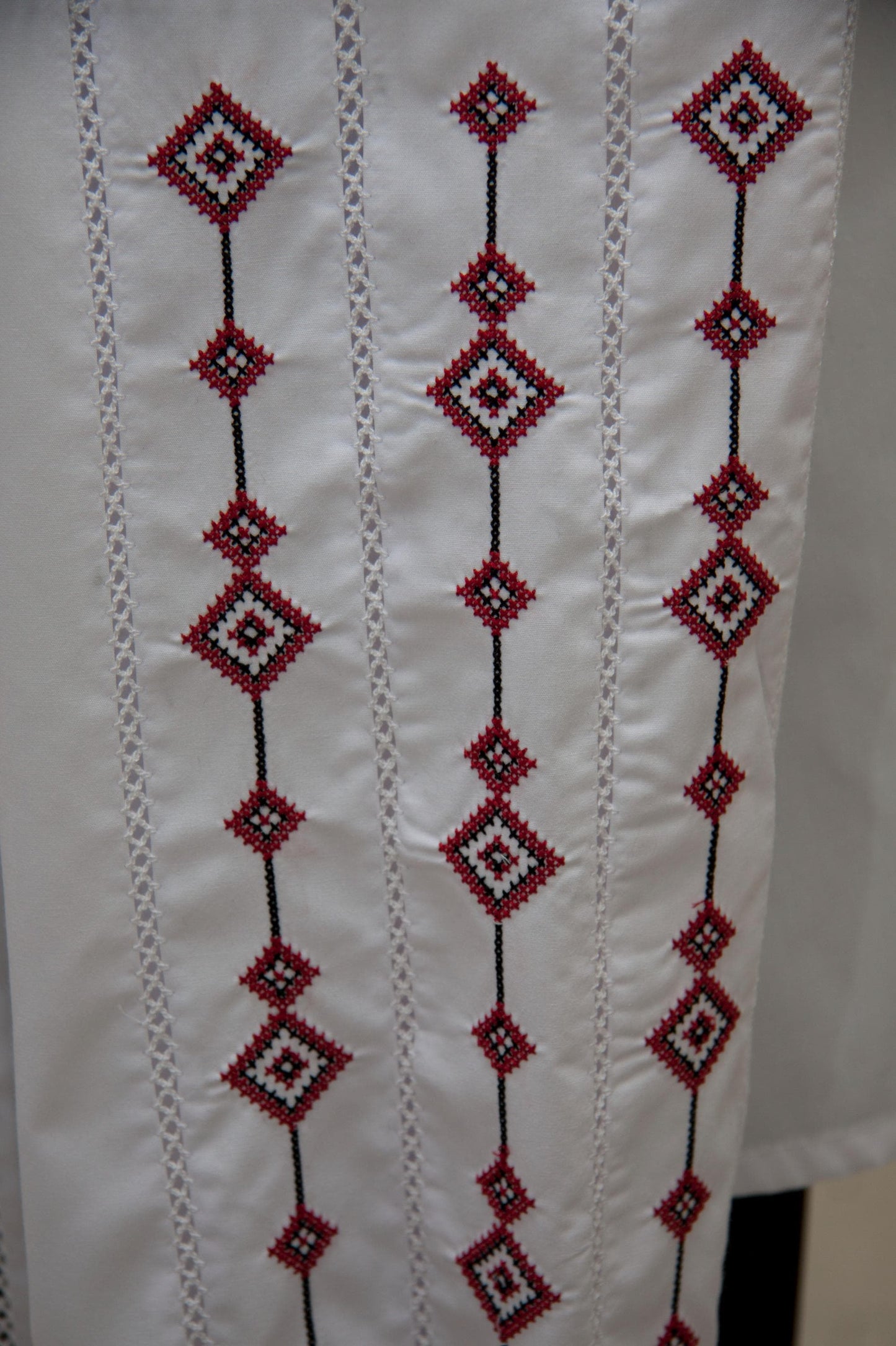 Size L! White Folklore Embroidered Blouse - Ukrainian Vyshyvanka Top - Traditional Bohemian Shirt