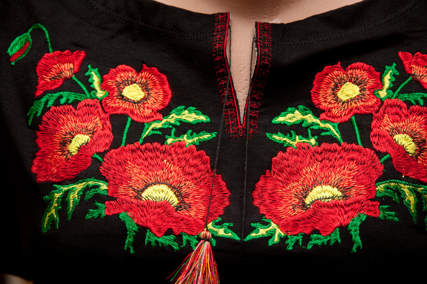 Size 3XL. Mexican Embroidered Black T-Shirt – Boho Chic Floral Poppy Design for Women