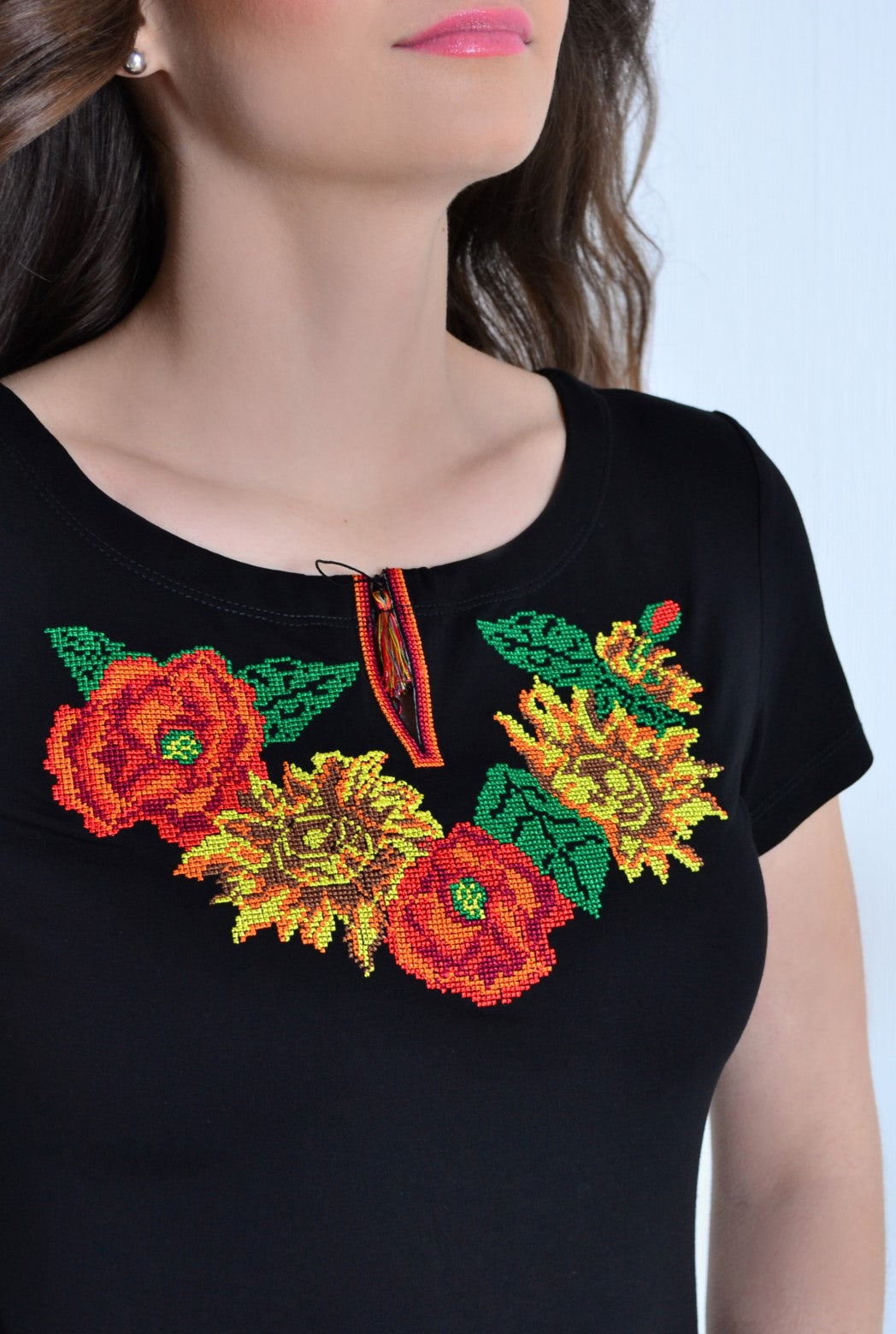Sizes M,XL. Black Boho Floral Embroidered T-Shirt - Sunflower & Rose Design