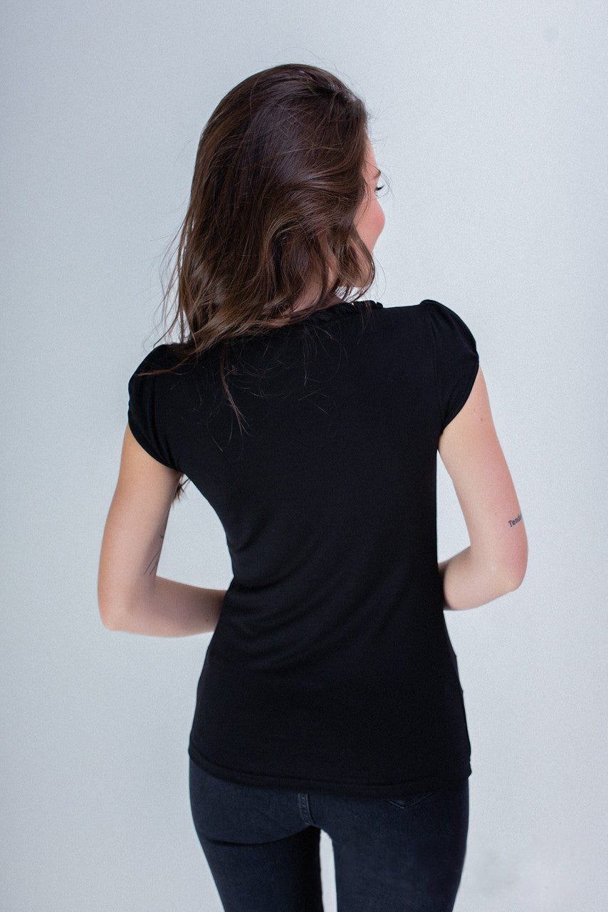 Size L. Floral Embroidered Chic T-Shirt – Black Boho Top with Mexican Folk Design for Women