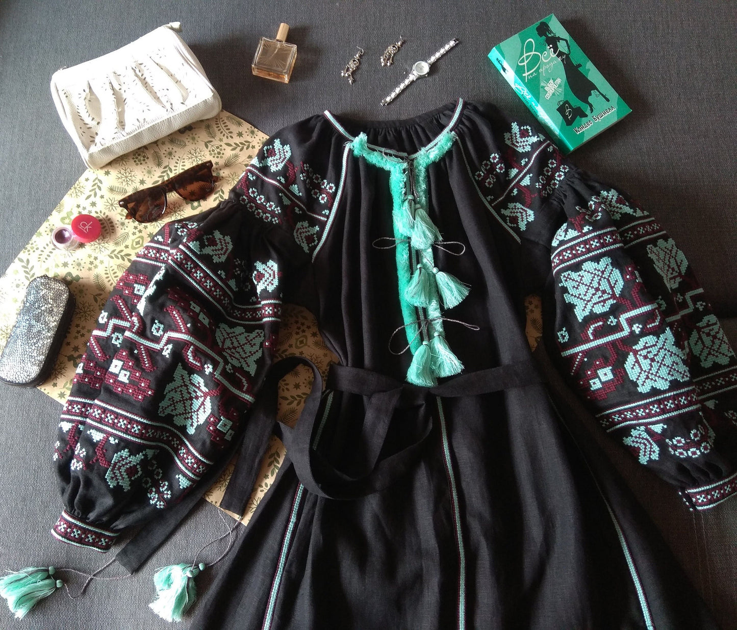 Size 2US/XS! Black Bohemian Embroidered Midi Dress – Folk Nouveau Elegance Wrap
