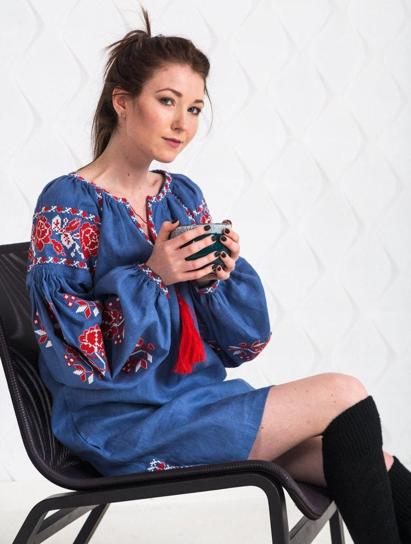 Size 8US//40EU! Denim Linen Vyshyvanka Tunic with Floral Embroidery - Boho Chic Ethnic Dress