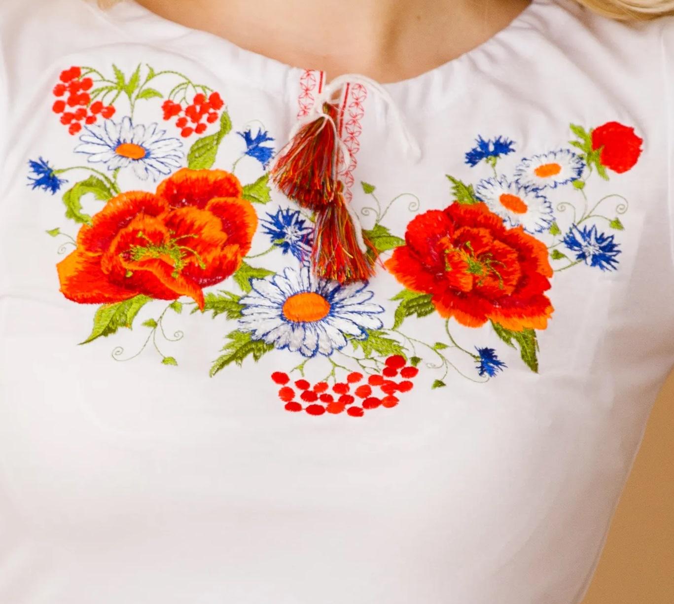Size S. White Embroidered Flower T-Shirt – Ukrainian Poppy Floral Blouse