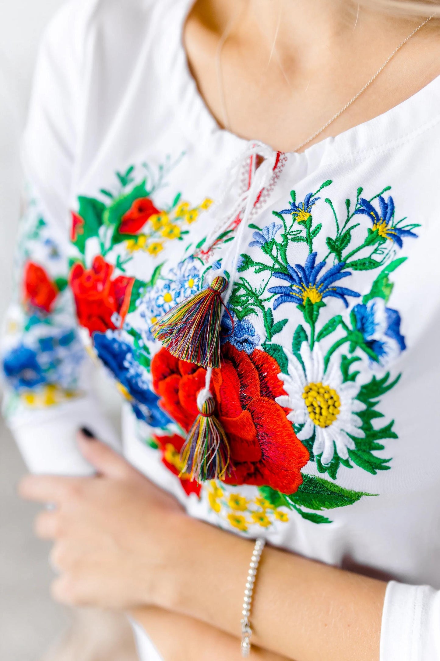 Sizes S. White botanical folklore blouse with floral embroidery, Elegant nouveau fashion top, Bohemian embroidered shirt, Mexican handmade tee