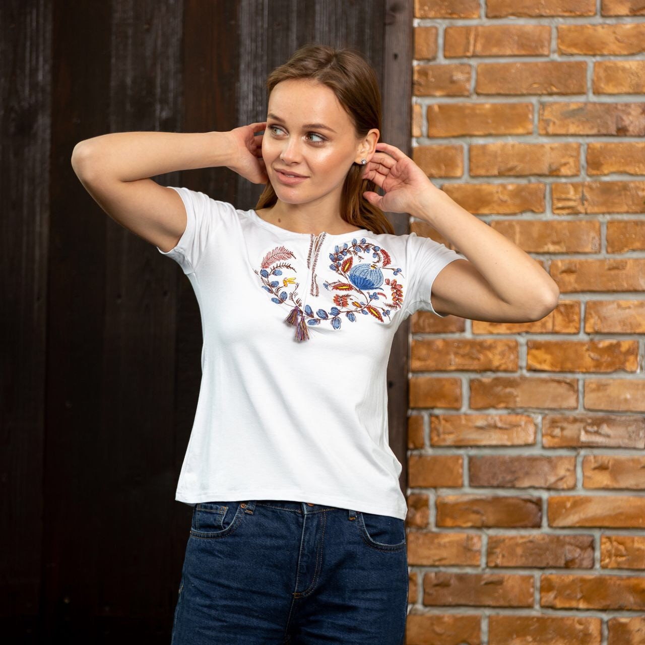 Sizes M,XL. White Floral T-Shirt - Mexican Folk Top - Botanical Embroidered Tee