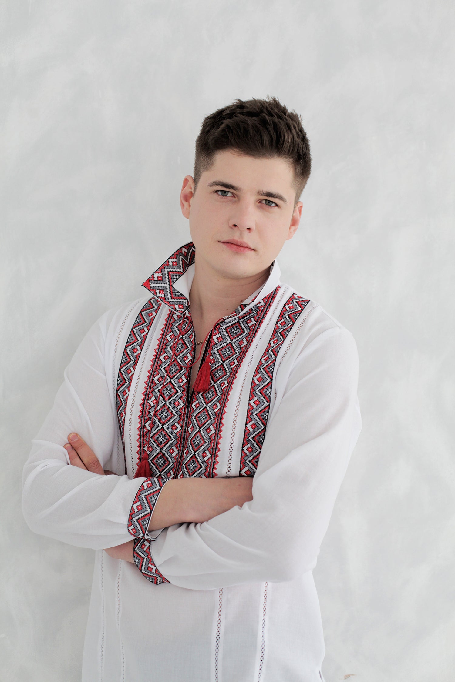 Men's embroidered shirts