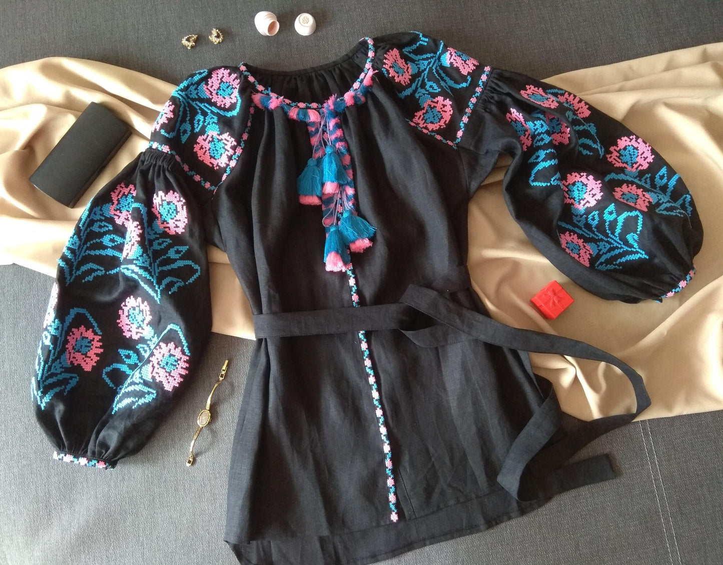 Size 4US//S! Mexican Black Ukrainian Vyshyvanka Shirt - Linen Bohemian Embroidered Folk Blouse