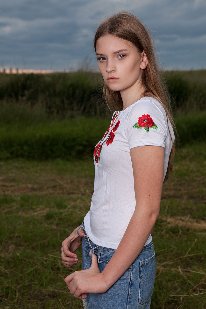 Size S. White Shirt with Flowers. Boho Embroidered Blouse. Ukrainian Vyshyvanka. White and Red Women's T-Shirt. Gift for Mom. Handmade Vishivanka