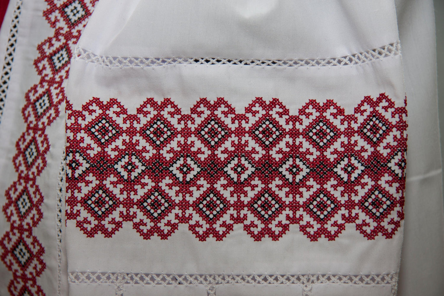 Size L! White Folklore Embroidered Blouse - Ukrainian Vyshyvanka Top - Traditional Bohemian Shirt