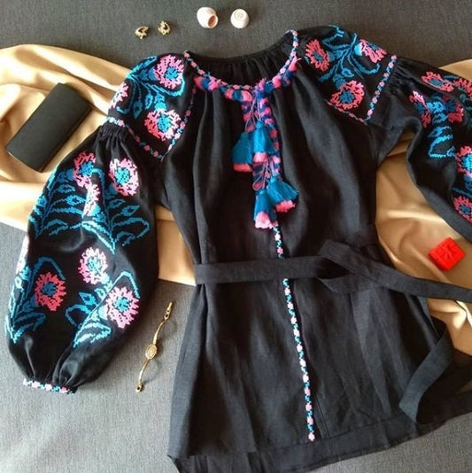 Size 4US//S! Mexican Black Ukrainian Vyshyvanka Shirt - Linen Bohemian Embroidered Folk Blouse