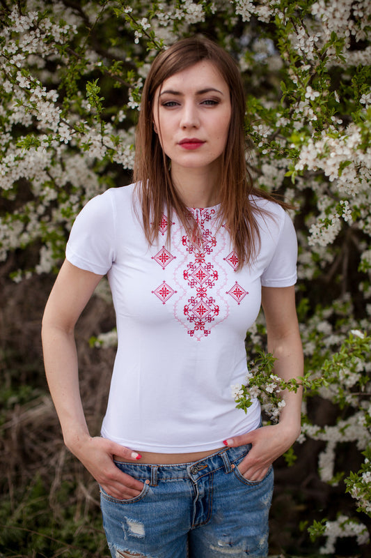 Size XXL. White Embroidered T-Shirt with Red Folk Pattern – Casual Boho Chic Top