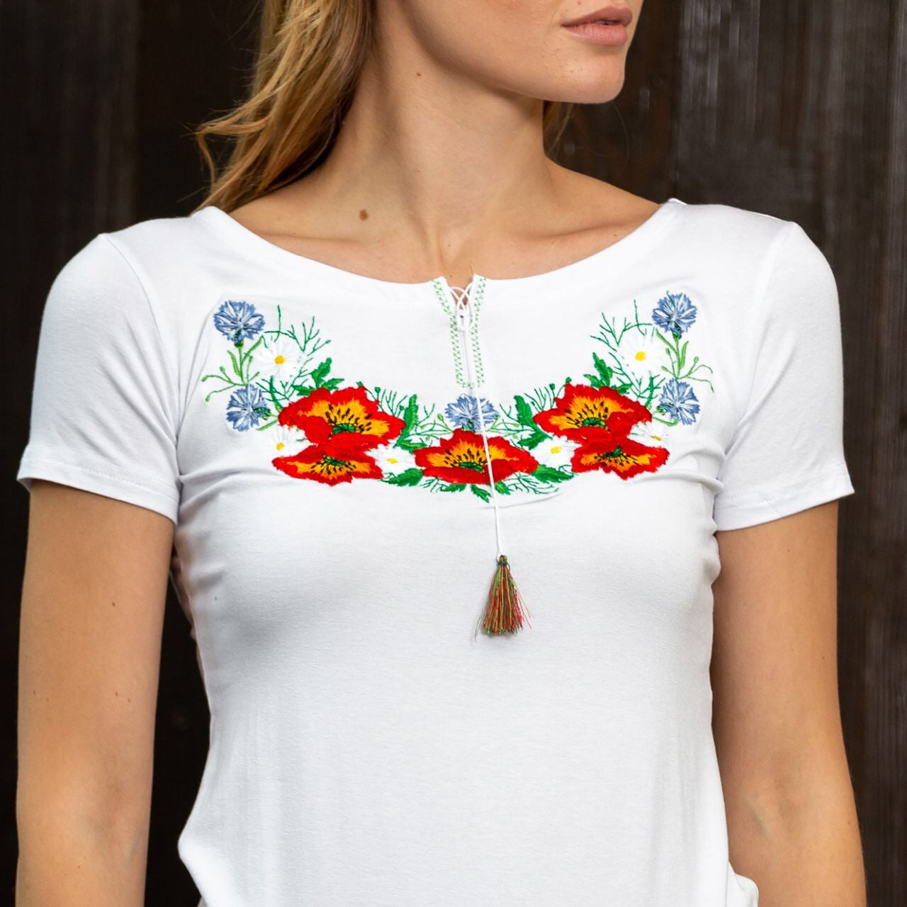 Sizes S,XXL. White Boho Embroidered T-Shirt with Floral Pattern – Summer Chic Top