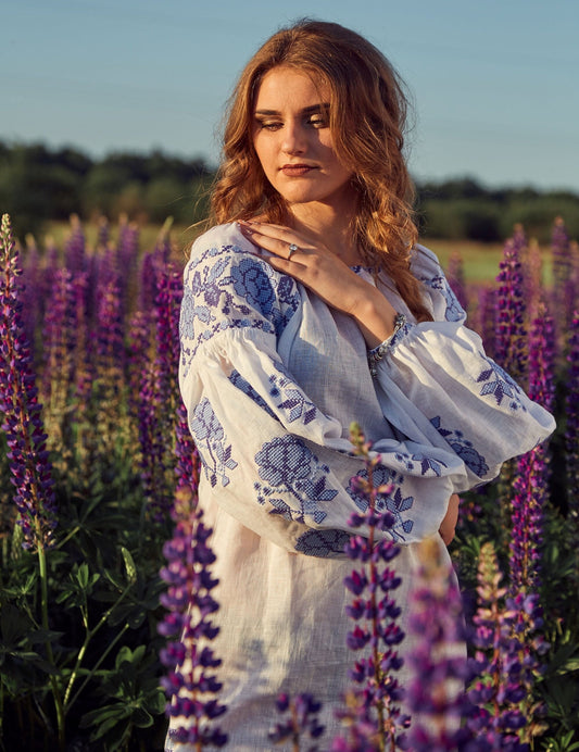 Size 4US//S! White Linen Embroidered Tunica - Mexican Boho Women's Tunic - Vyshyvanka with Ukrainian Embroidery