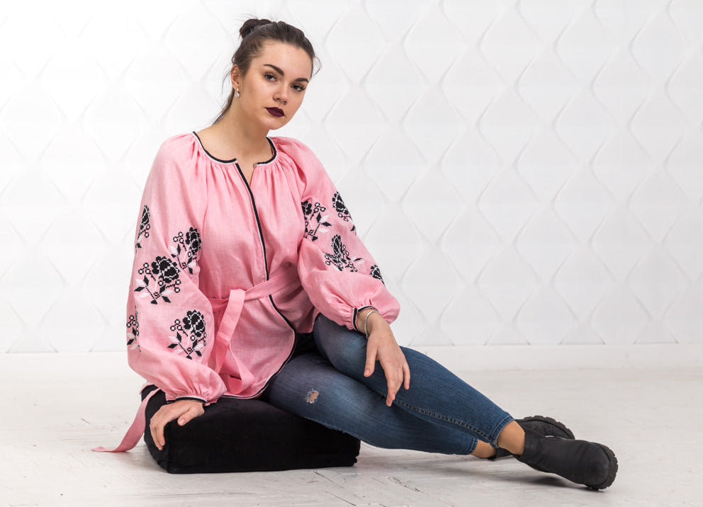 Size 6US. Pink Linen Tunic with Black Embroidery - Boho-Chic Style