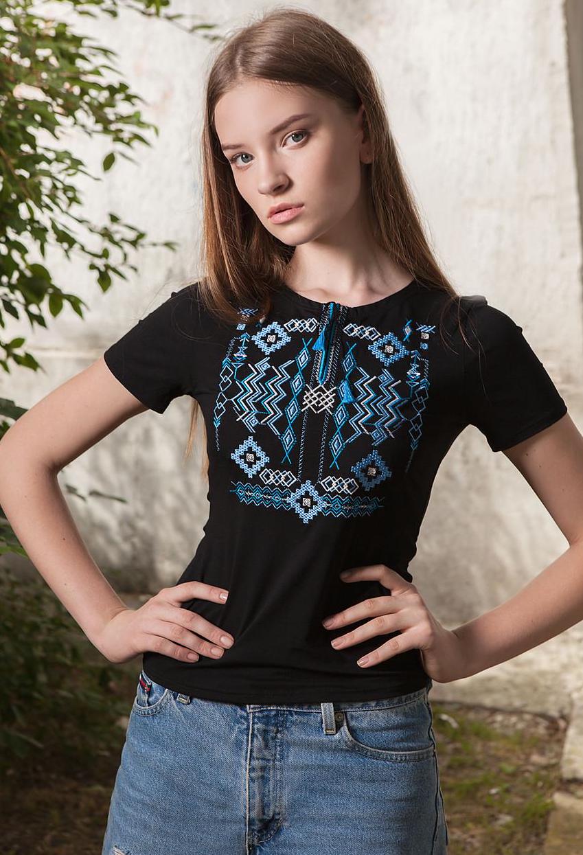 Sizes S,M. Mexican embroidered t-shirt. Women's gypsy tee. Vyshyvanka. Gifts for mom. Black traditional chic top. Birthday gift for her. Black tee
