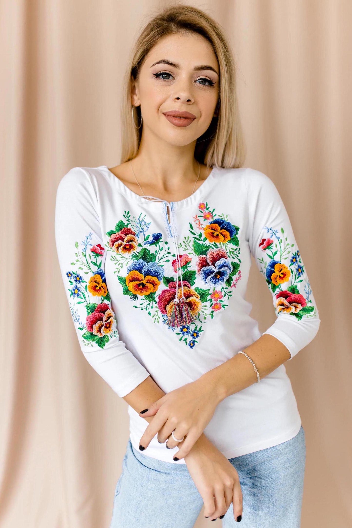 Sizes S,M,L. White Floral Boho T-shirt - Mexican Hippie Tee