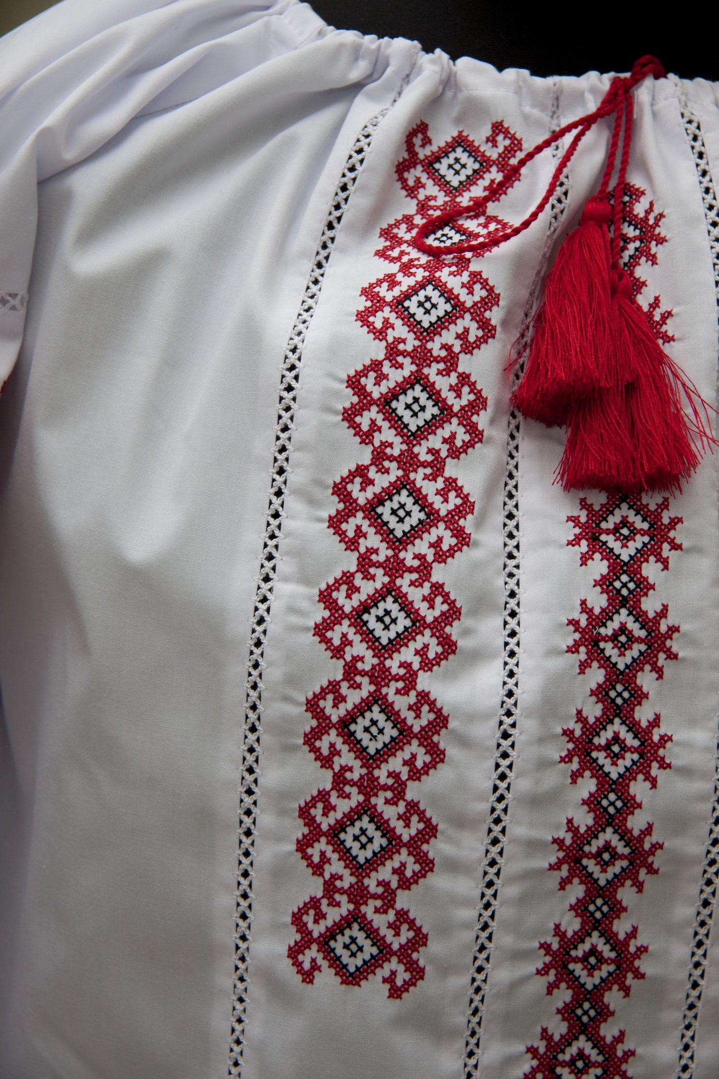 Size L! White Folklore Embroidered Blouse - Ukrainian Vyshyvanka Top - Traditional Bohemian Shirt